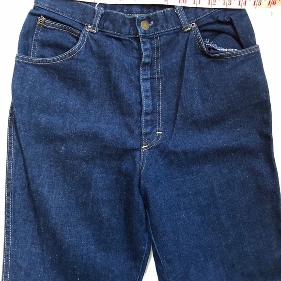 Vintage Cheryl Tiegs Medium to Dark Wash Denim Straight Leg Jeans 12 - Picture 13 of 13